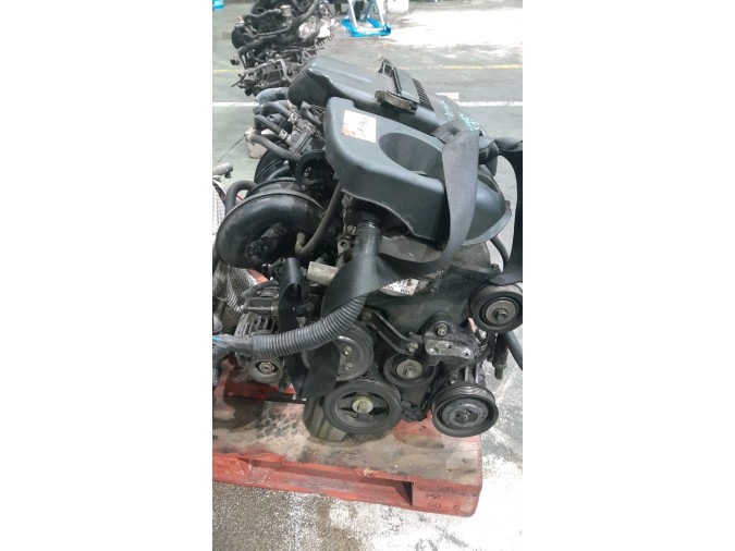 MOTOR CON ACCESORIOS SIN CAJA DE CAMBIOS TOYOTA YARIS 2003