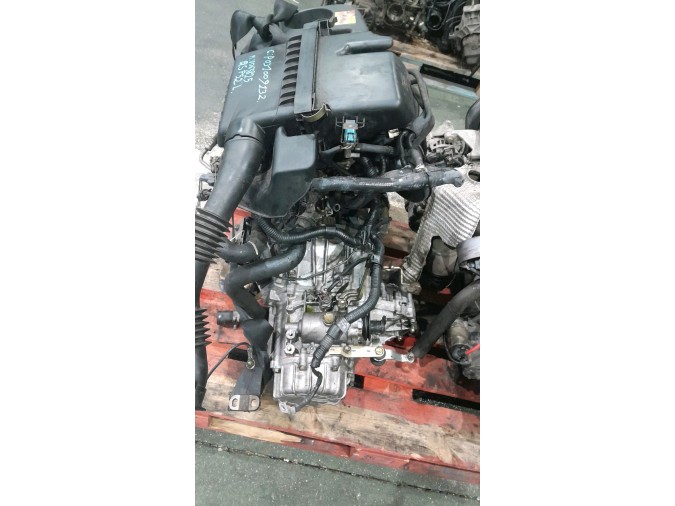 MOTOR CON ACCESORIOS SIN CAJA DE CAMBIOS TOYOTA YARIS 2003