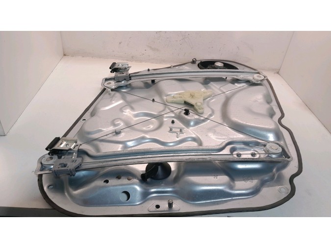 ELEVALUNAS DELANTERO DERECHO HYUNDAI IX20 2011