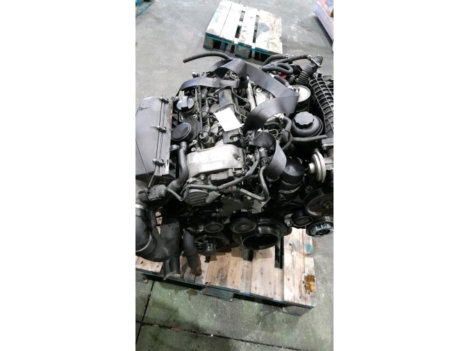 MOTOR CON ACCESORIOS Y CAJA DE CAMBIOS MERCEDES C 220 CDI