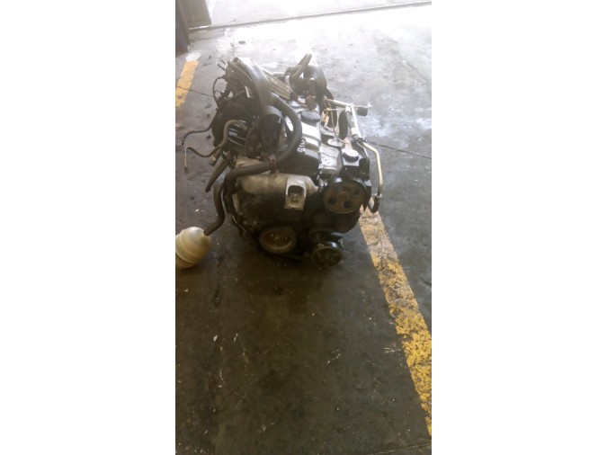 MOTOR CON ACCESORIOS Y CAJA DE CAMBIOS PEUGEOT 206 2004