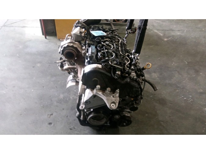 MOTOR CON ACCESORIOS SIN CAJA DE CAMBIOS AUDI A1 2014