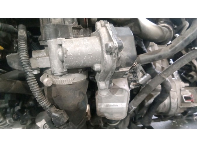 MOTOR CON ACCESORIOS SIN CAJA DE CAMBIOS AUDI A1 2014