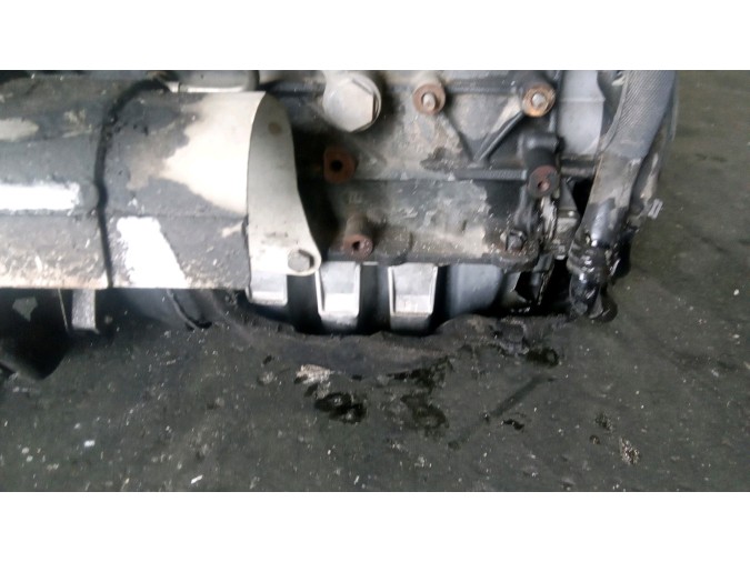 MOTOR CON ACCESORIOS SIN CAJA DE CAMBIOS AUDI A1 2014