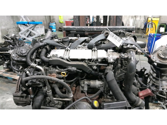 MOTOR CON ACCESORIOS Y CAJA DE CAMBIOS TOYOTA AVENSIS 2005
