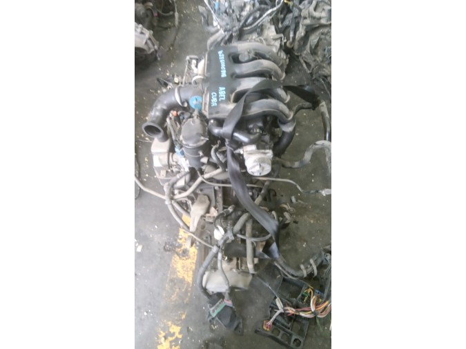 MOTOR CON ACCESORIOS Y CAJA DE CAMBIOS PEUGEOT PARTNER 2003