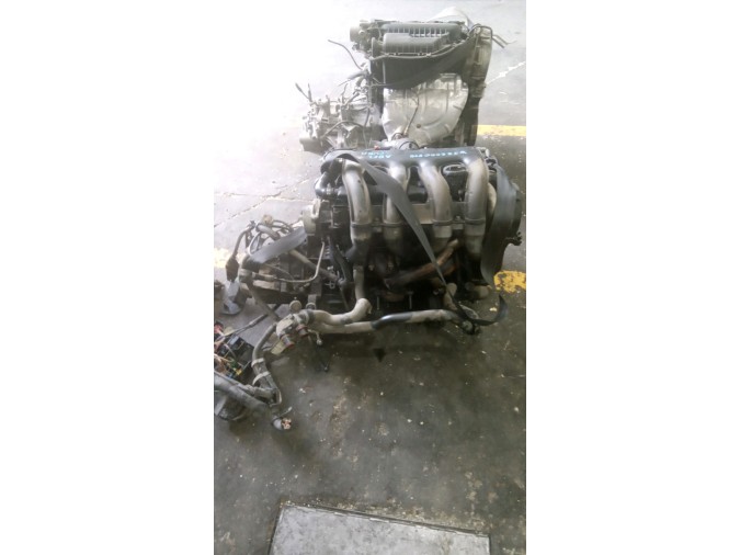 MOTOR CON ACCESORIOS Y CAJA DE CAMBIOS PEUGEOT PARTNER 2003