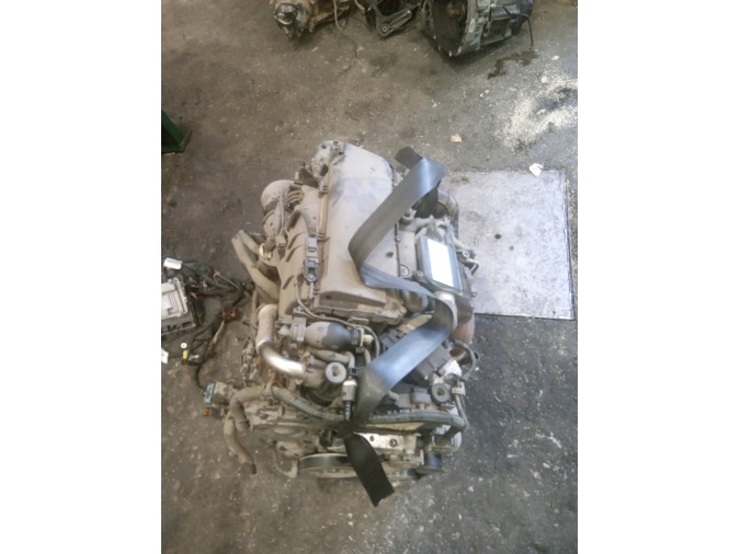 MOTOR CON ACCESORIOS SIN CAJA DE CAMBIOS PEUGEOT 207