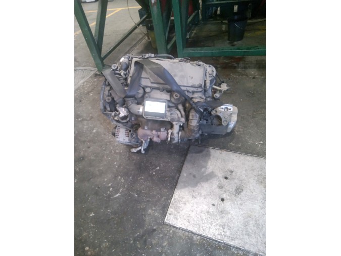 MOTOR CON ACCESORIOS SIN CAJA DE CAMBIOS PEUGEOT 207