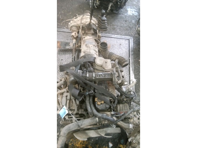 MOTOR CON ACCESORIOS Y CAJA DE CAMBIOS NISSAN PATROL 1997