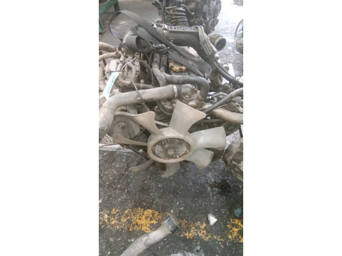 MOTOR CON ACCESORIOS Y CAJA DE CAMBIOS NISSAN PATROL 1997