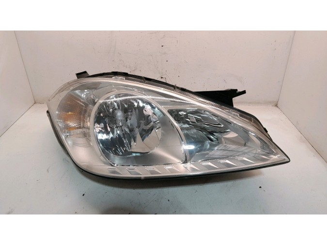 FARO DELANTERO DERECHO MERCEDES A 180 2010
