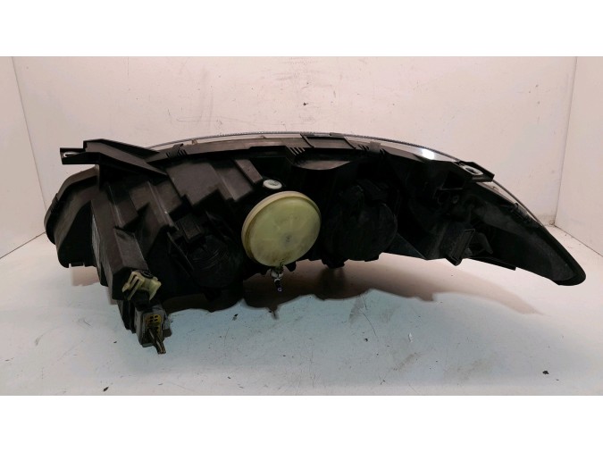 FARO DELANTERO DERECHO MERCEDES A 180 2010