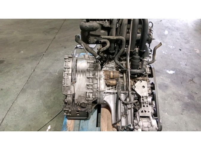 MOTOR CON ACCESORIOS Y CAJA DE CAMBIOS MERCEDES A 180