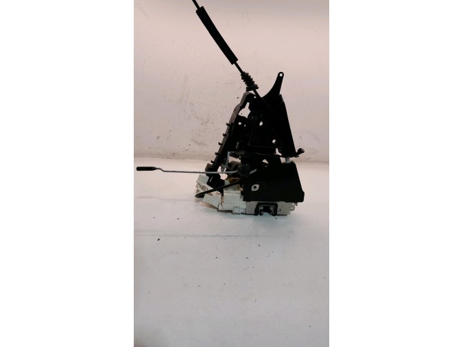 CERRADURA PUERTA DELANTERA IZQUIERDA MERCEDES A 180 2010