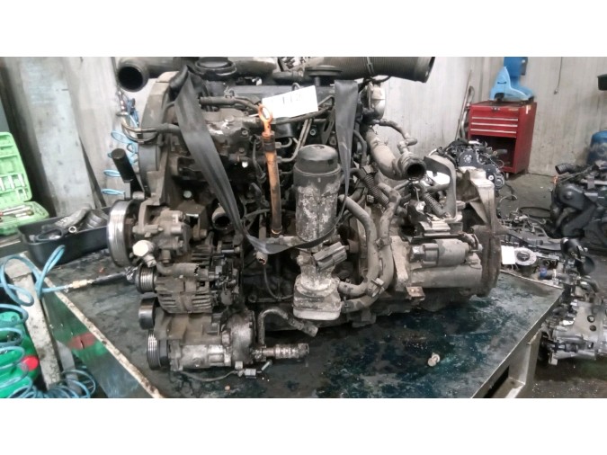 MOTOR CON ACCESORIOS Y CAJA DE CAMBIOS SKODA OCTAVIA 2000