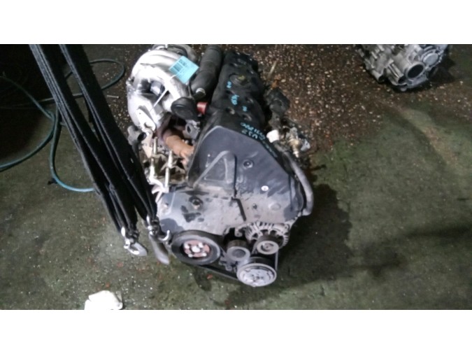 MOTOR CON ACCESORIOS Y CAJA DE CAMBIOS PEUGEOT 106 2000