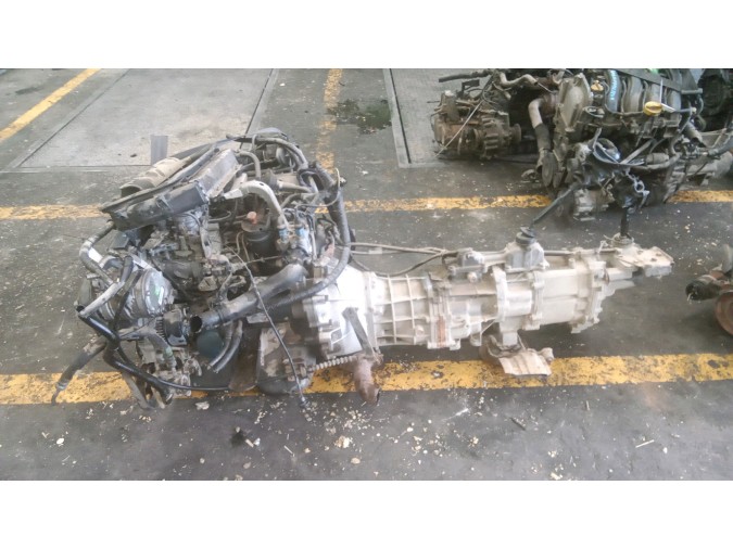 MOTOR CON ACCESORIOS Y CAJA DE CAMBIOS SUZUKI VITARA 1997