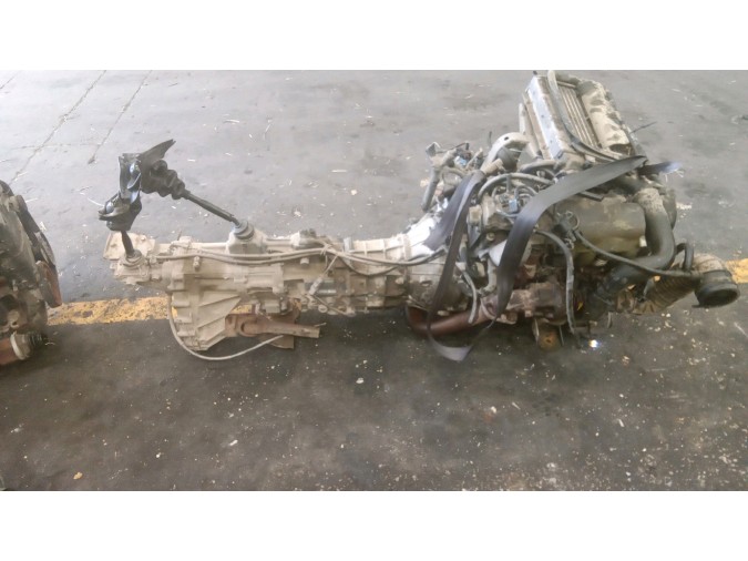 MOTOR CON ACCESORIOS Y CAJA DE CAMBIOS SUZUKI VITARA 1997
