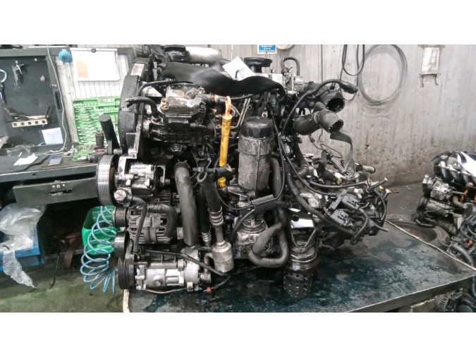 MOTOR CON ACCESORIOS Y CAJA DE CAMBIOS SEAT CORDOBA