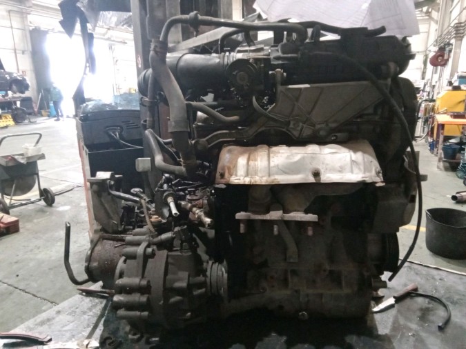 MOTOR CON ACCESORIOS Y CAJA DE CAMBIOS AUDI A3 1999