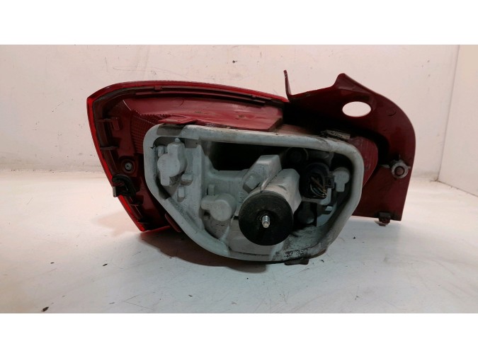 PILOTO TRASERO DERECHO SEAT IBIZA 2010