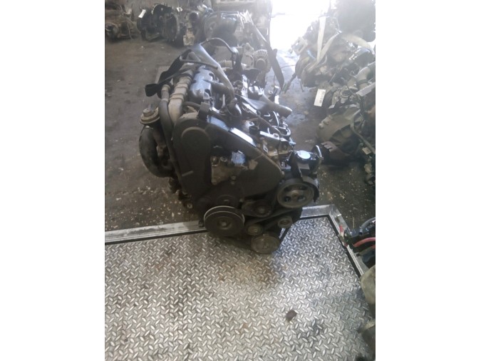 MOTOR CON ACCESORIOS Y CAJA DE CAMBIOS CITROEN XSARA PICASSO 2005