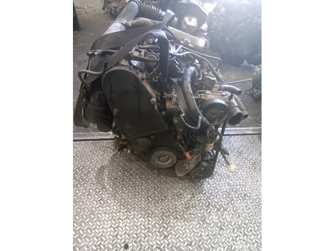 MOTOR CON ACCESORIOS SIN CAJA DE CAMBIOS PEUGEOT 406 1998