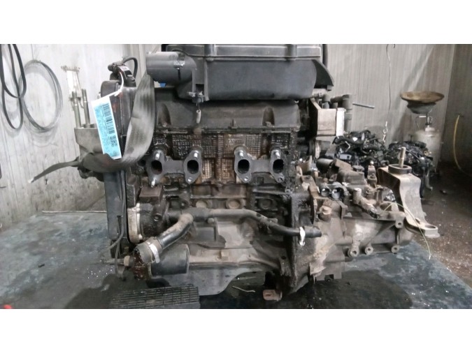 MOTOR CON ACCESORIOS Y CAJA DE CAMBIOS FIAT PUNTO 2003