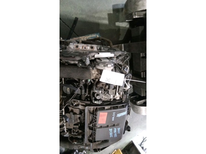 MOTOR CON ACCESORIOS Y CAJA DE CAMBIOS PEUGEOT 208