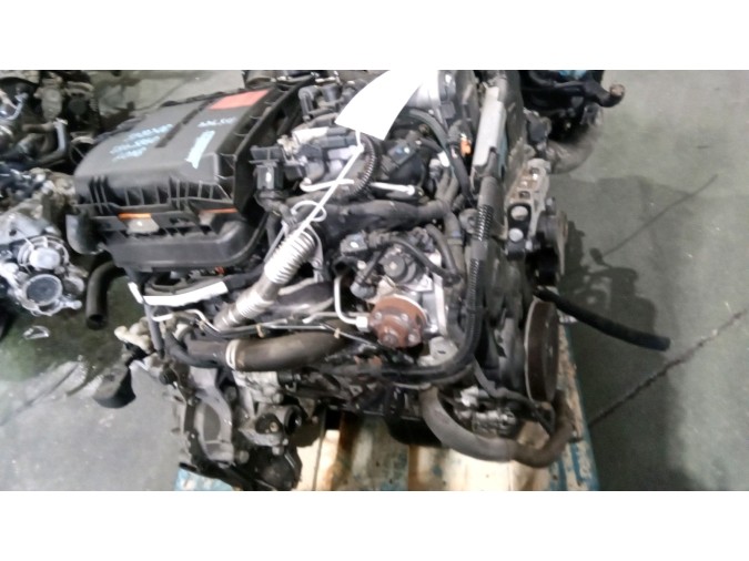 MOTOR CON ACCESORIOS Y CAJA DE CAMBIOS PEUGEOT 208
