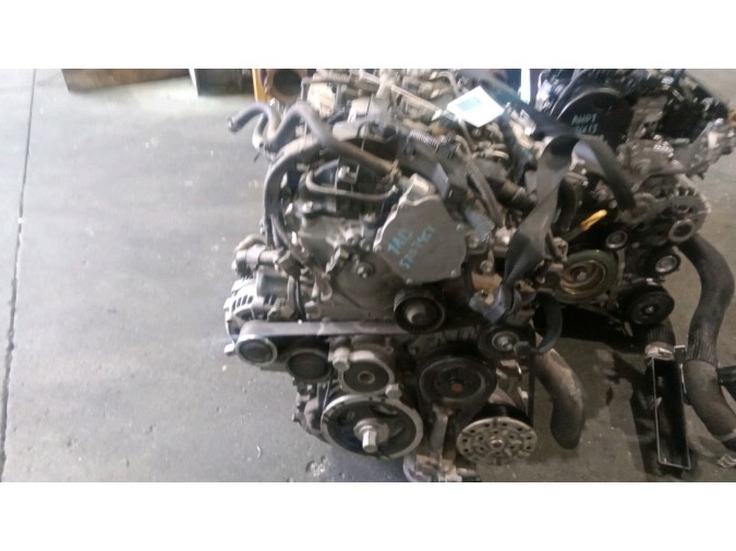MOTOR CON ACCESORIOS Y CAJA DE CAMBIOS TOYOTA AURIS 2013
