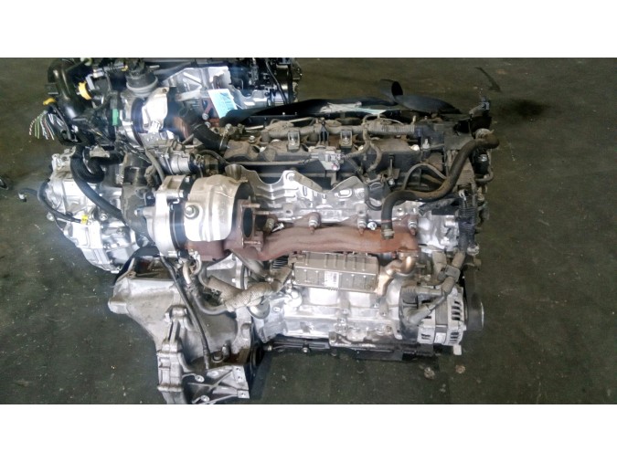 MOTOR CON ACCESORIOS Y CAJA DE CAMBIOS TOYOTA AURIS 2013