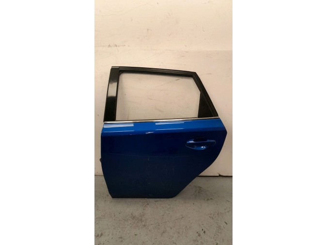PUERTA TRASERA IZQUIERDA TOYOTA AURIS AZUL 2015