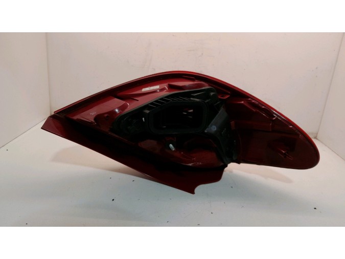 PILOTO TRASERO DERECHO PEUGEOT 207 2010