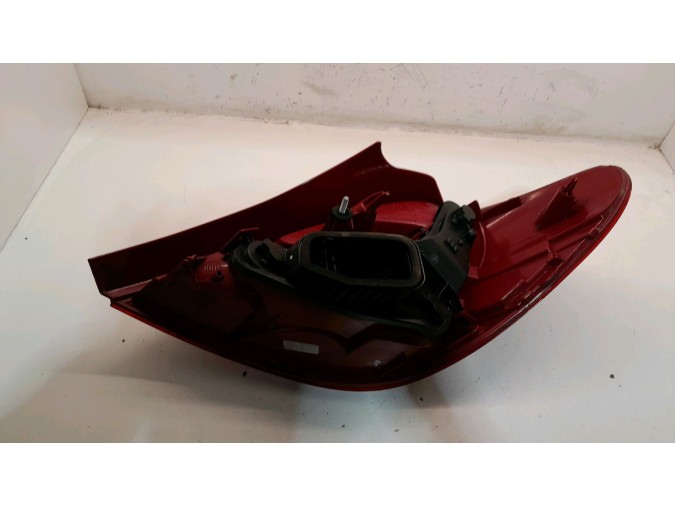 PILOTO TRASERO IZQUIERDO PEUGEOT 207 2010