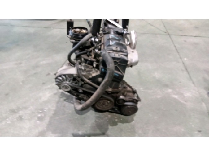MOTOR CON ACCESORIOS Y CAJA DE CAMBIOS PEUGEOT 205 1998