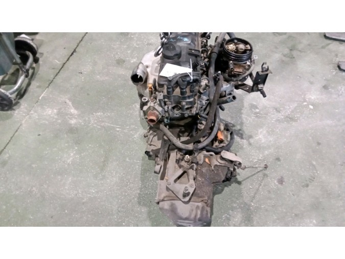 MOTOR CON ACCESORIOS Y CAJA DE CAMBIOS PEUGEOT 205 1998