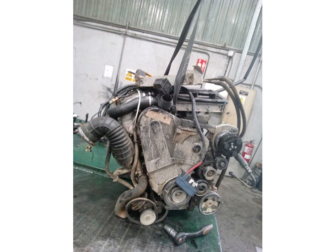 MOTOR CON ACCESORIOS Y CAJA DE CAMBIOS SUZUKI VITARA 1995