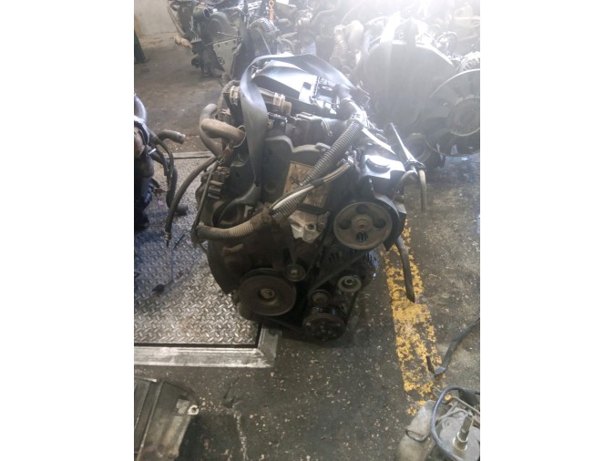 MOTOR CON ACCESORIOS Y CAJA DE CAMBIOS PEUGEOT 206 2002