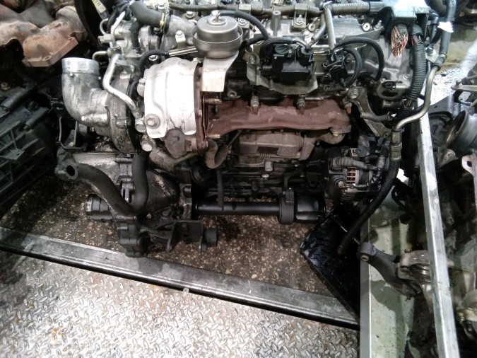 MOTOR CON ACCESORIOS Y CAJA DE CAMBIOS TOYOTA AVENSIS 2007