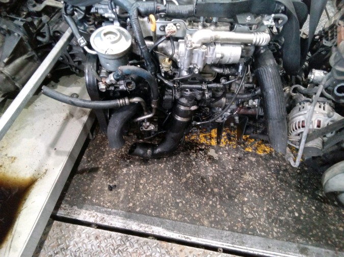 MOTOR CON ACCESORIOS Y CAJA DE CAMBIOS TOYOTA AVENSIS 2007