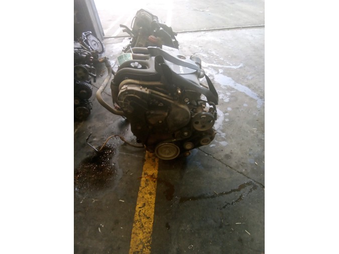MOTOR CON ACCESORIOS Y CAJA DE CAMBIOS PEUGEOT PART CBPRO 1 9D 2000