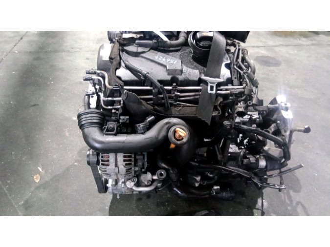 MOTOR CON ACCESORIOS Y CAJA DE CAMBIOS VOLKSWAGEN GOLF 2004