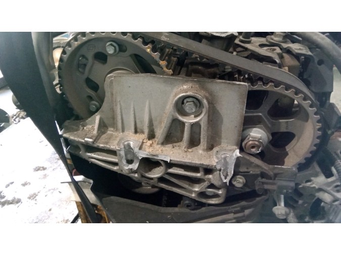 MOTOR CON ACCESORIOS Y CAJA DE CAMBIOS RENAULT MODUS
