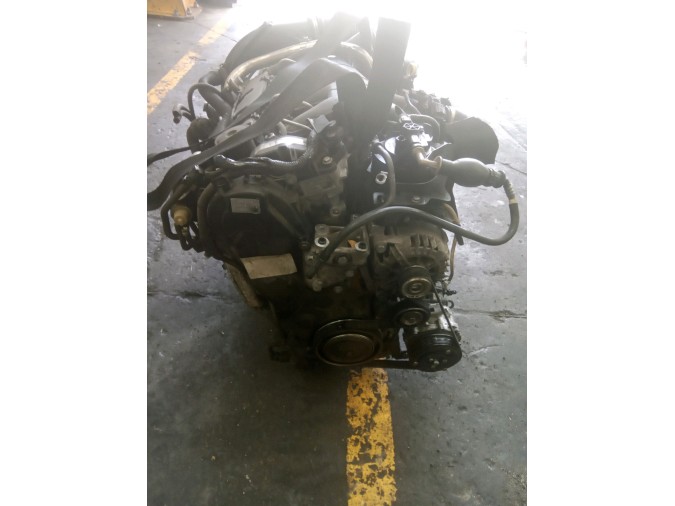 MOTOR CON ACCESORIOS Y CAJA DE CAMBIOS CITROEN C5