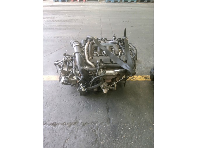 MOTOR CON ACCESORIOS Y CAJA DE CAMBIOS CITROEN C5