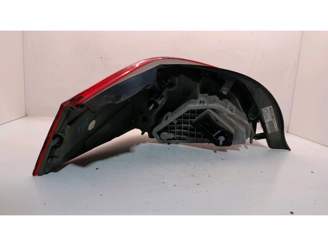 PILOTO TRASERO DERECHO PEUGEOT 508 2016