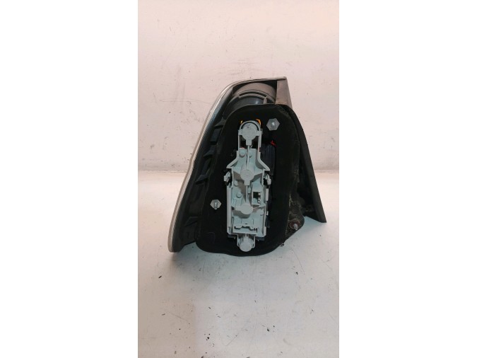 PILOTO TRASERO DERECHO BMW 316TI 2002