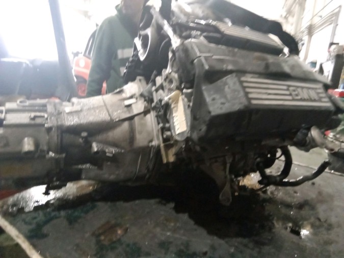 MOTOR CON ACCESORIOS Y CAJA DE CAMBIOS BMW 316TI 2002